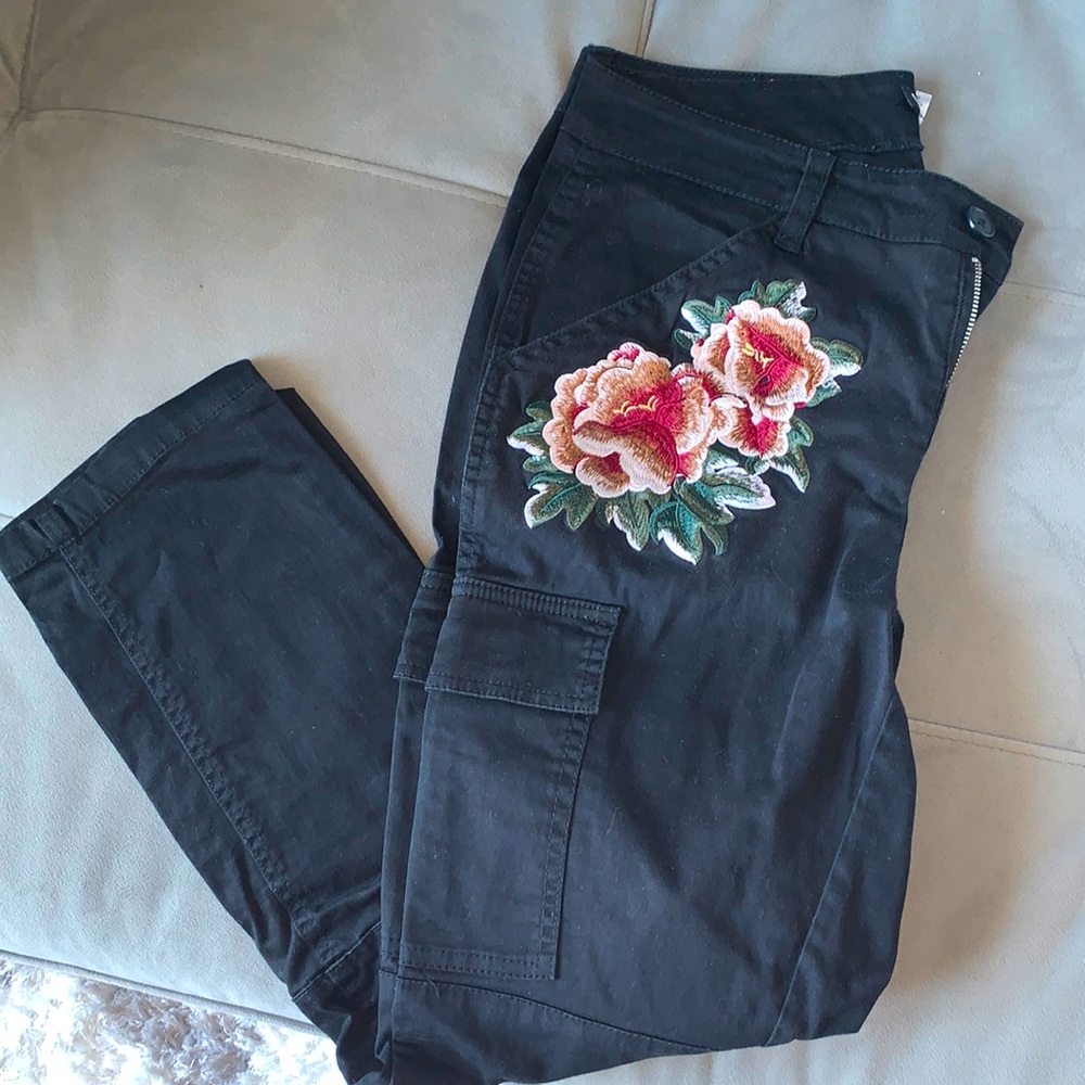 Venus cotton cargo capris